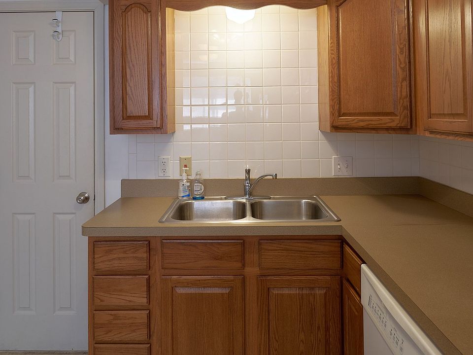 Sunrise Apartments 24350 Lakeshore Blvd Euclid OH Zillow