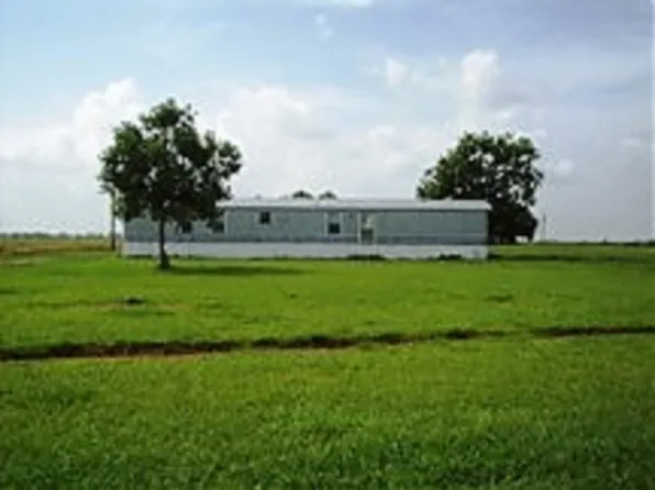 2403 County Road 311, Edna, TX 77957