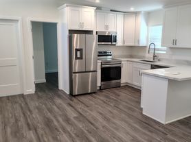 11649 Oakknoll Ct, Fontana, CA