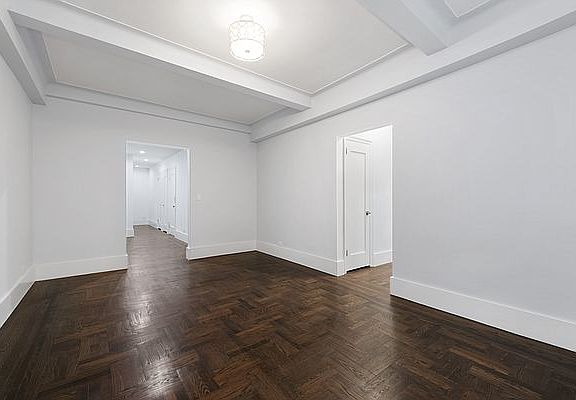 3rd image of 139 W 82nd St #1G