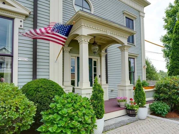 5 Chapman St #5, Watertown, MA 02472