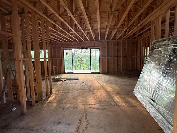 5th image of 2149 Spurling Rd