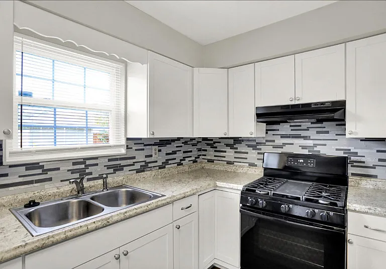 278 Walnut St #7 — Photo 7