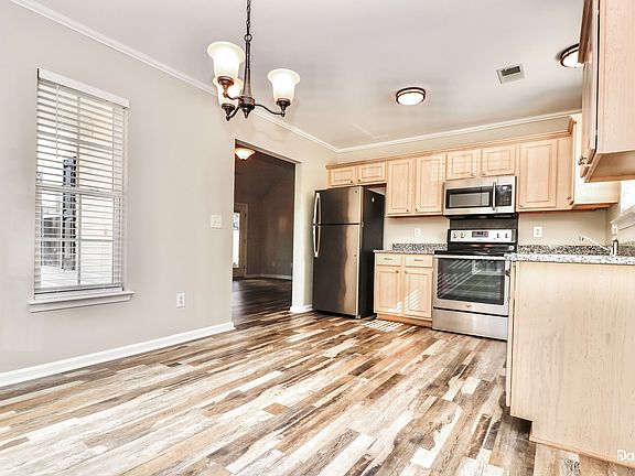 4th image of 102 Bainsbury Ln