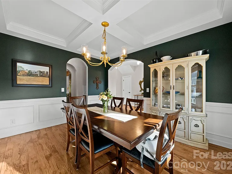 18047 Northport Dr — Photo 23