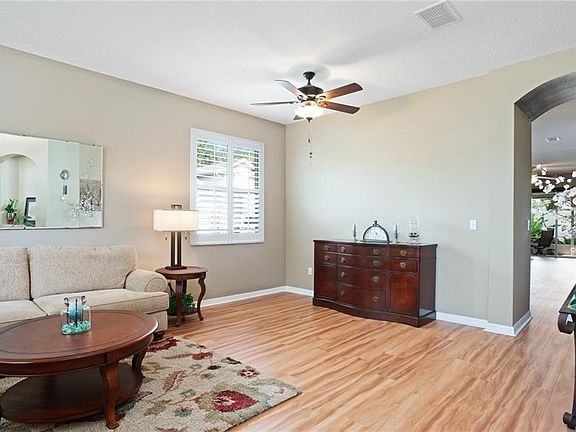 4th image of 4634 Redmond Pl