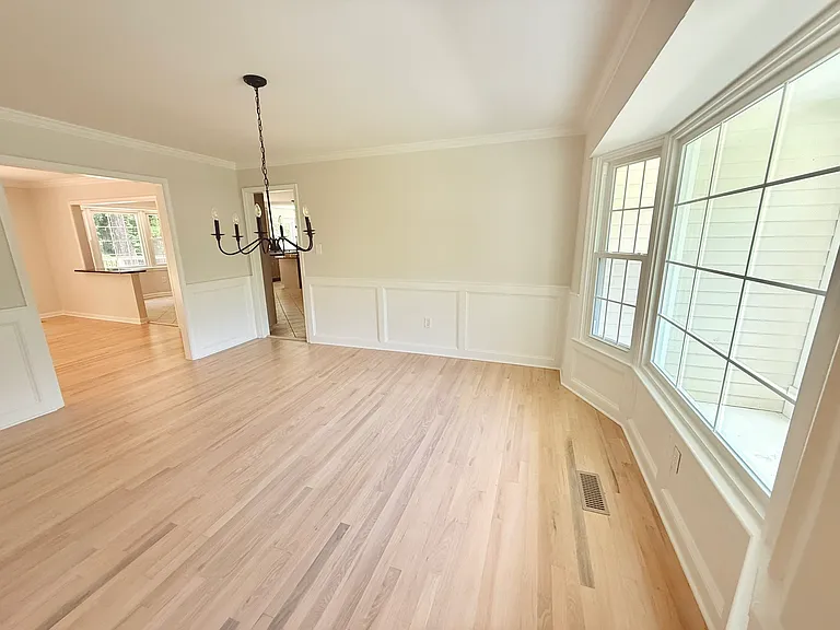 Dining area connecting to kitchen and family room