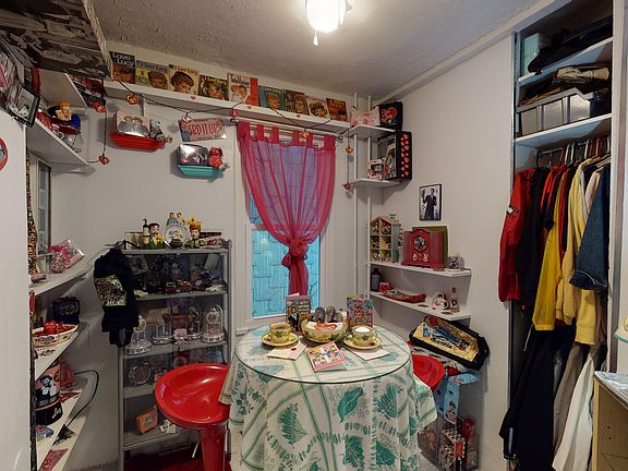 5th image of 90 Brewster St