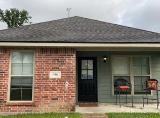 910 Topsy Rd, Lake Charles, LA 70607