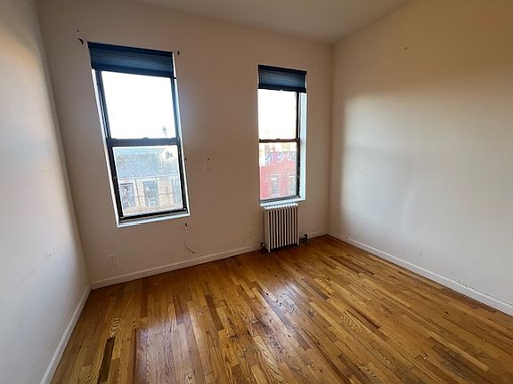 2nd image of 104 Macdougal St APT 21