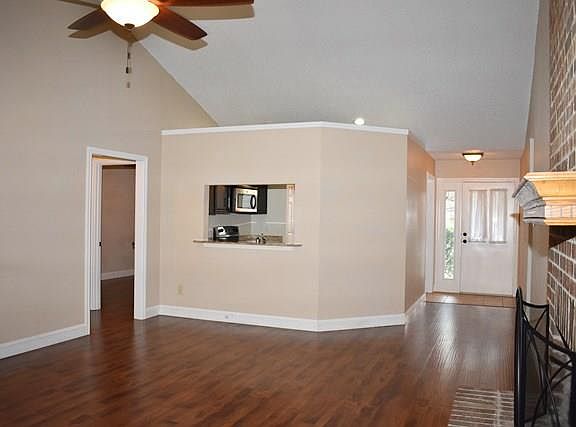4th image of 8421 Edge Water Dr