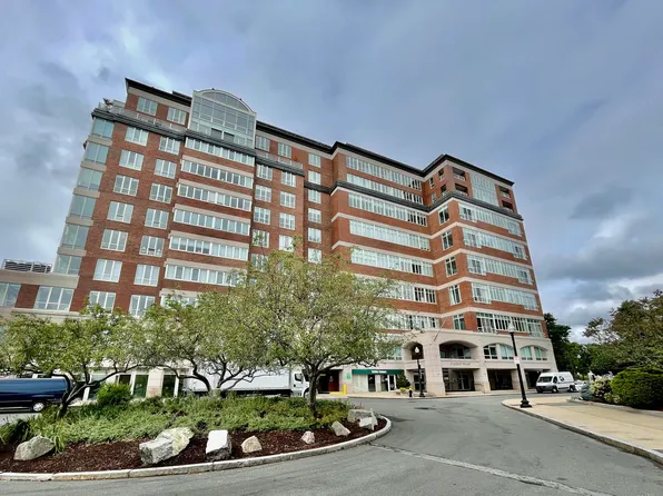 197 8th St APT 210, Charlestown, MA 02129