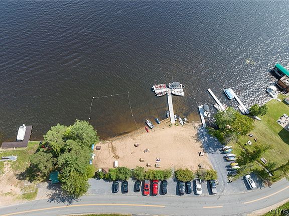 4th image of 182 Oneida Rd