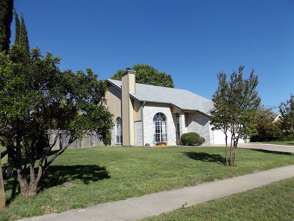 1st image of 2405 Sherman Dr