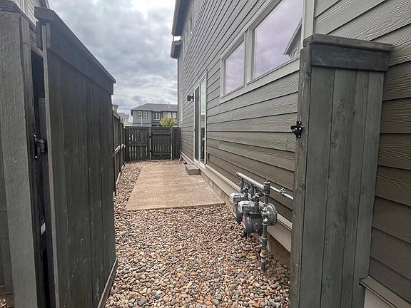 3rd image of 4026 SE Century Blvd