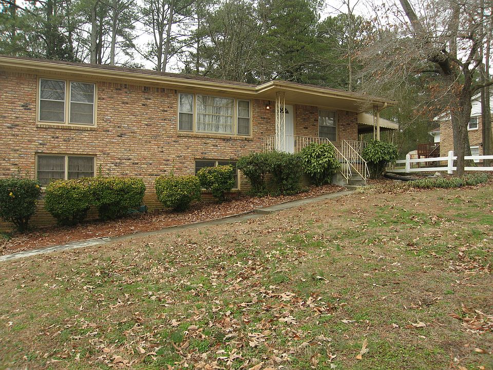 1st image of 429 Norton Cir SE