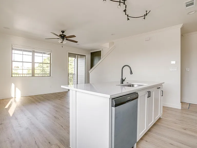 3108 Frazier Ave — Photo 29