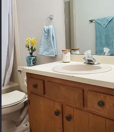 4th image of 27 Westfield Dr