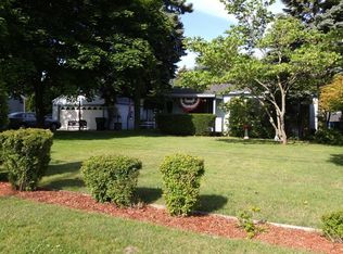 5245 Davis Rd, Muskegon, MI 49441