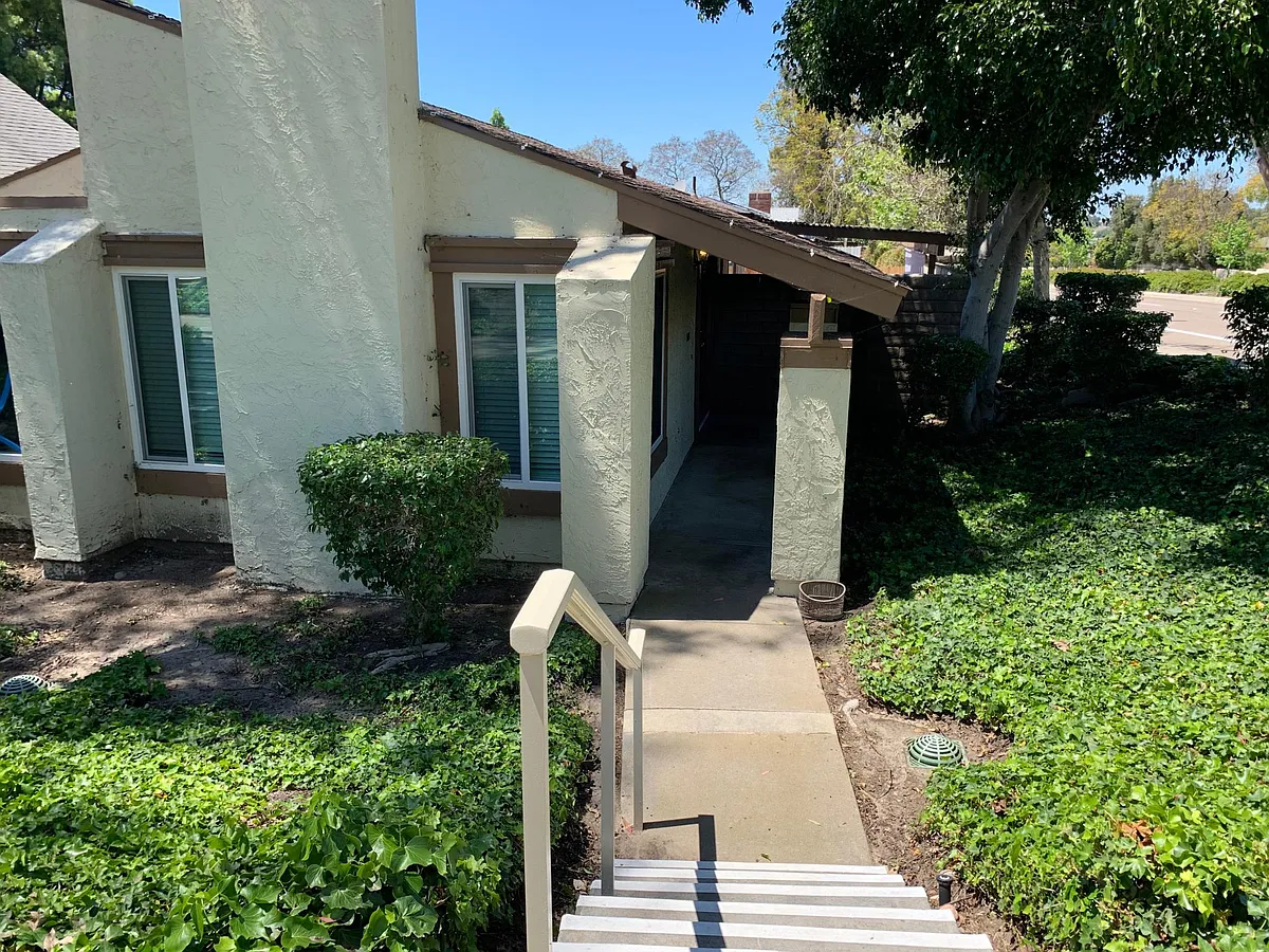 Building Photo - 10638 Esmeraldas Dr