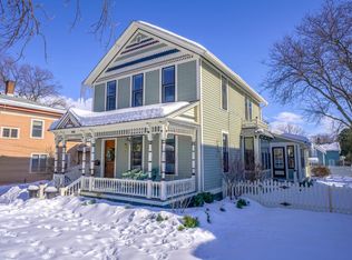 915 2nd St S, Stillwater, MN 55082