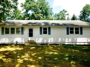 1 Kenwyck Ct, Sicklerville, NJ 08081