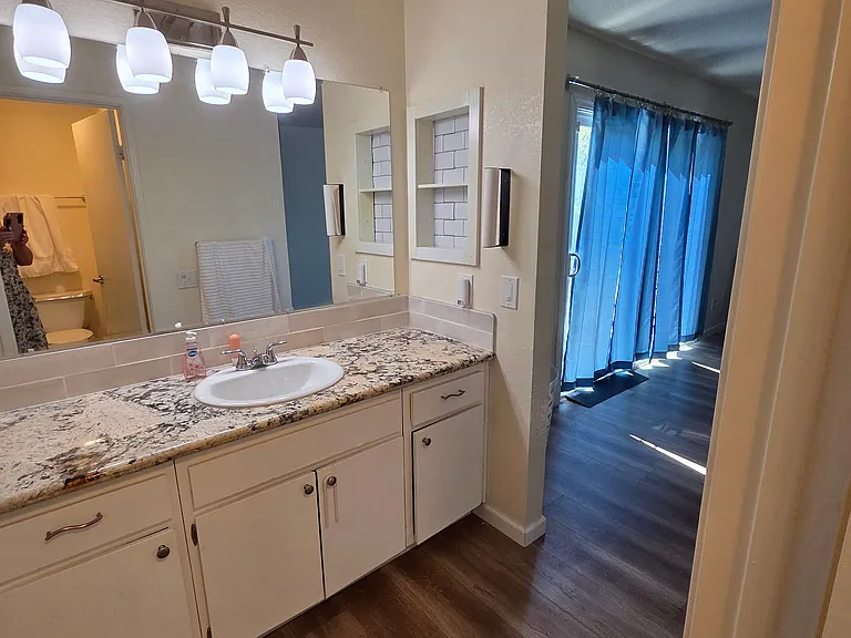 3928 Talmage Ct — Photo 16