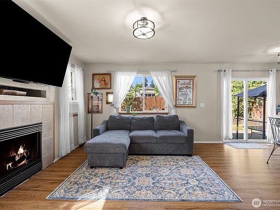 5th image of 648 Rivenhurst Street
