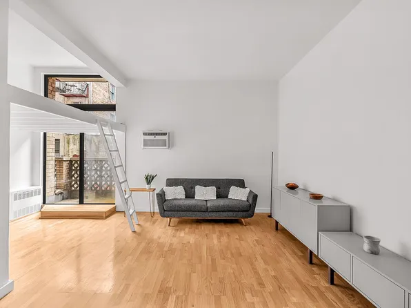 215 E 24th St APT 201, Manhattan, NY 10010