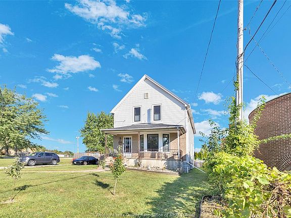 4th image of 934 Grand Marais Rd E