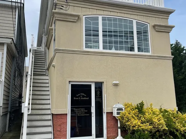 12 S Washington Ave, Margate, NJ 08402