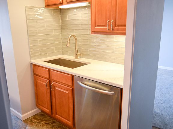 5th image of 1250 N Humboldt St APT 1402