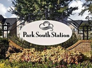 6032 Carrollton Ln, Charlotte, NC 28210
