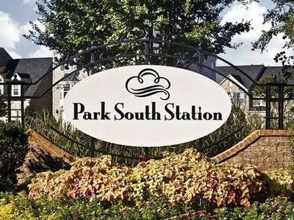 6032 Carrollton Ln, Charlotte, NC 28210