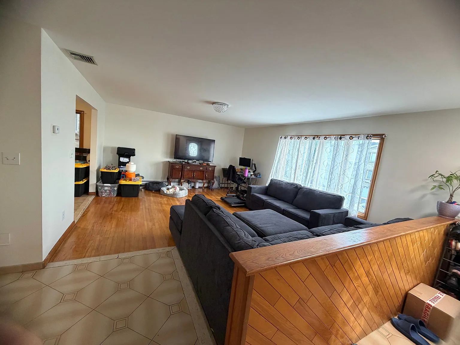 3 bed, 1600 sqft, $3,500 — Photo 2