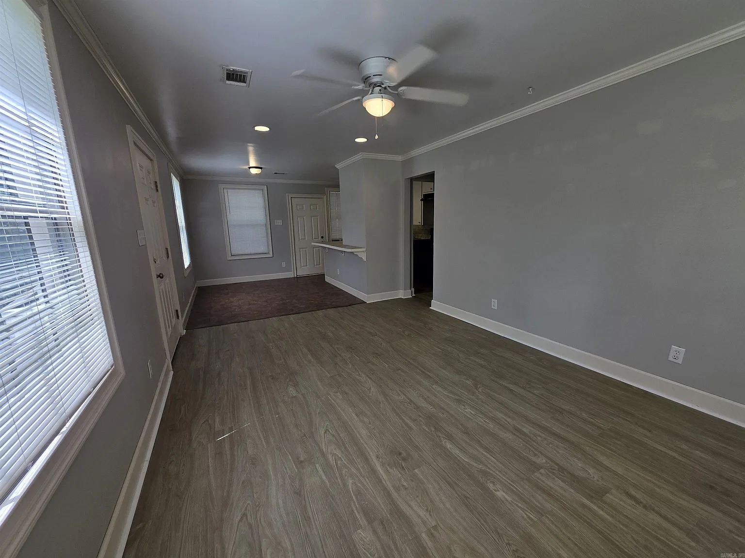 2 bed, 1.0 bath, 990 sqft, $950 — Photo 2