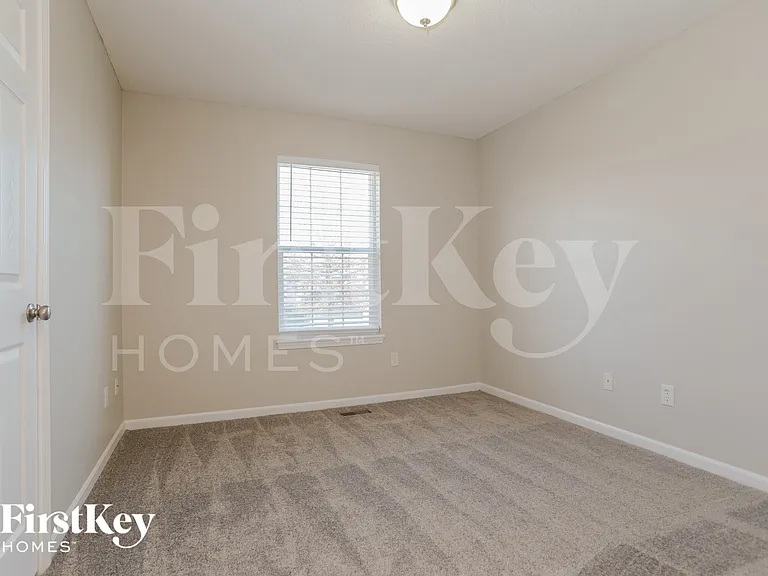 728 Corrington Dr — Photo 12