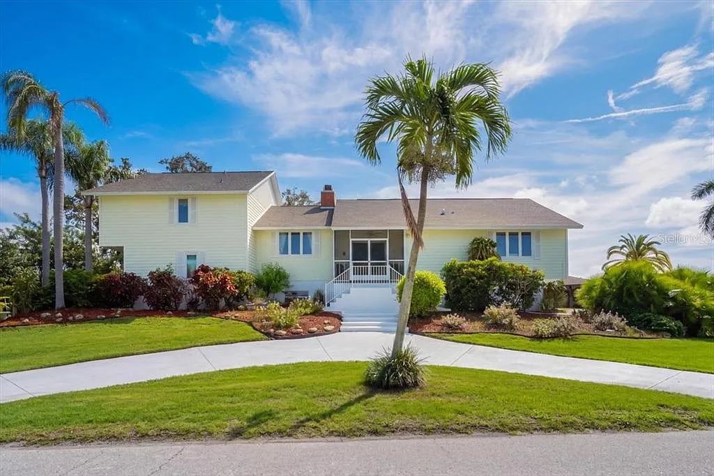 4 bed, 3.5 bath, 2926 sqft, $6,500 — Photo 2