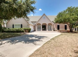 2645 Flameleaf Dr, Grapevine, TX 76051