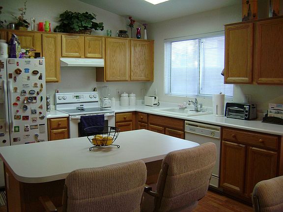 4th image of 2812 E Villa Theresa Dr