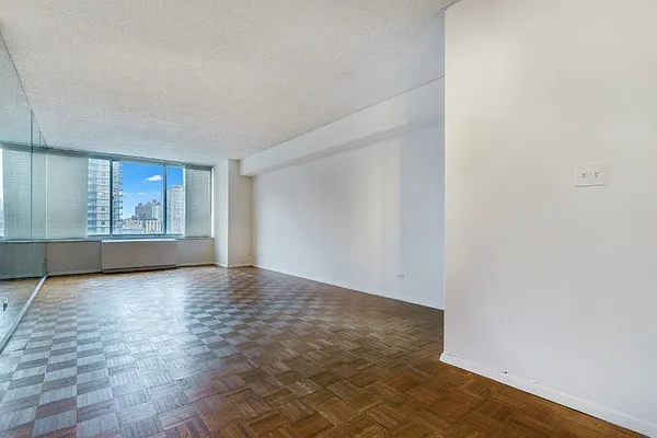 Rented by Level Group | media 15