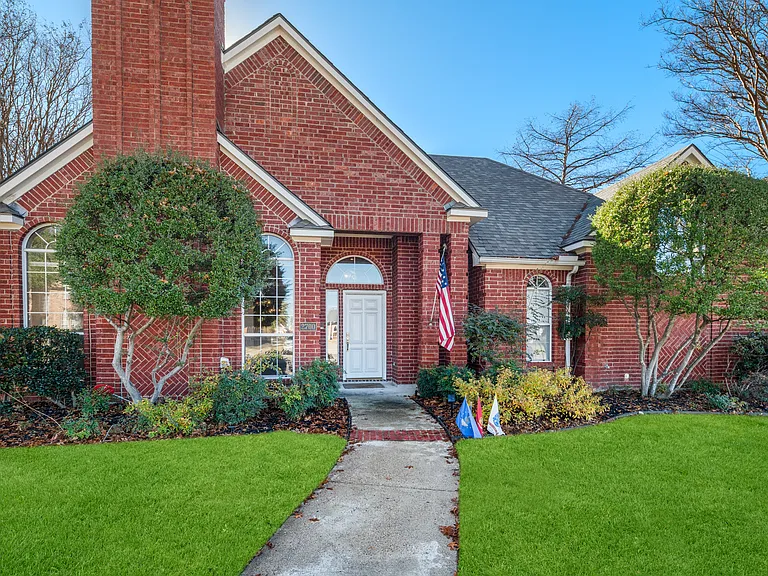 2700 Trophy Dr — Photo 15