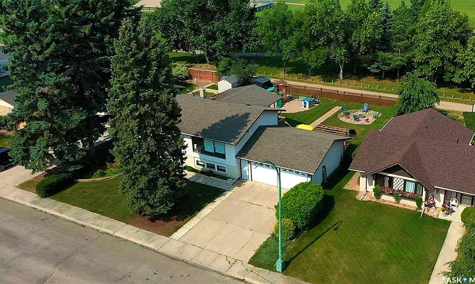 1st image of 12 Redfield BAY