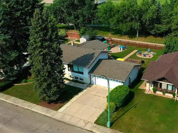 12 Redfield BAY, Yorkton, SK S3N 2P5