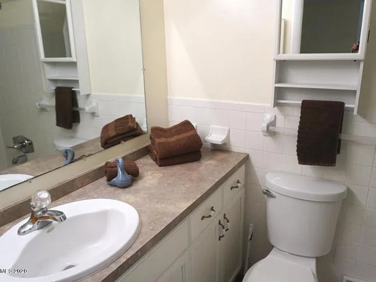190 E Olmstead Dr #C1 — Photo 8