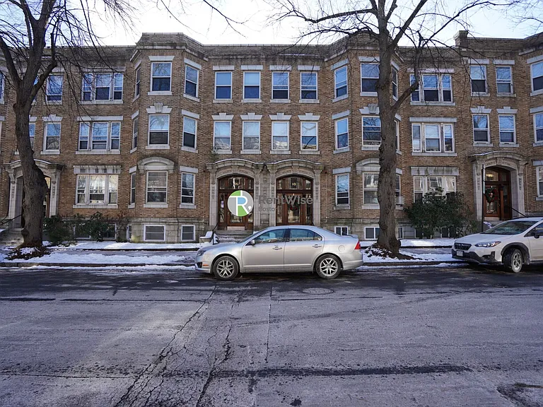 22 Euston St #5 — Photo 9