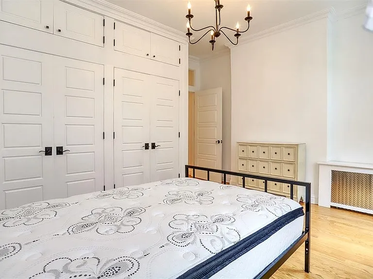 1122 Hudson St #2B — Photo 18