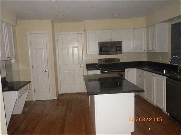 2nd image of 301 Streett Cir