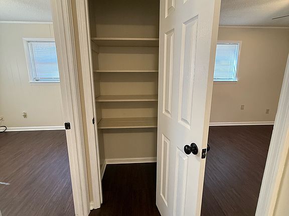 4th image of 155 Lawhorn Cir