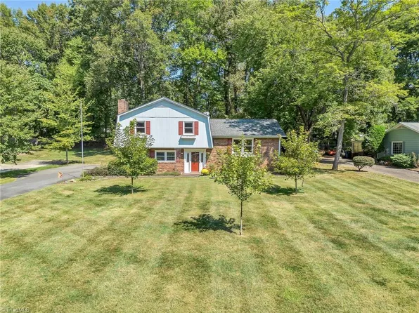 182 Woodburn Pl, Advance, NC 27006